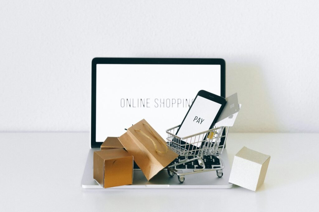 Mastering the 4 Ps of Marketing for Success in E-commerce and Paid Media