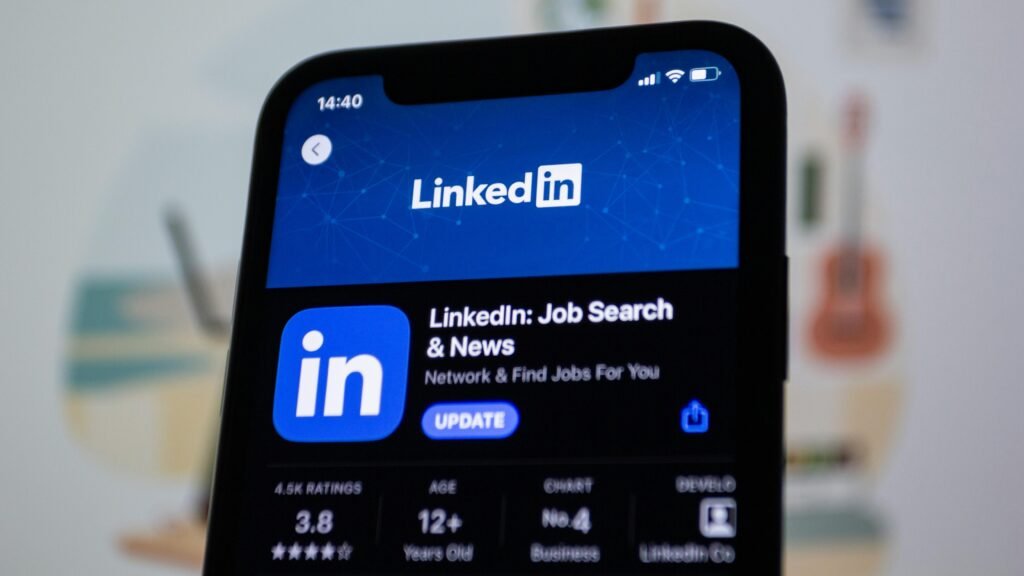 6 Essential Steps to Becoming a LinkedIn Influencer